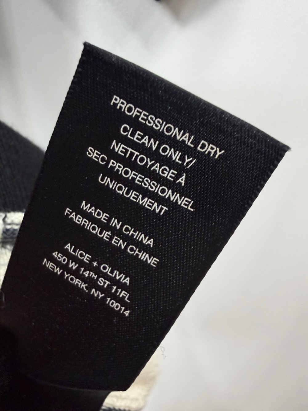 Alice + Olivia  Wool Owl Short Sleeve Sweater size small. - Picture 4 of 6